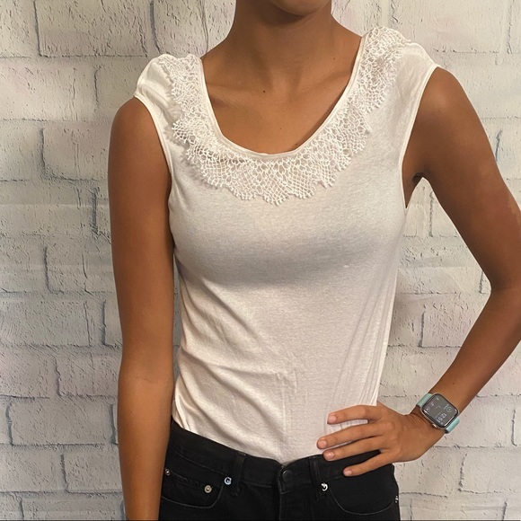 White lace trimmed bodysuit - Picture 5 of 10